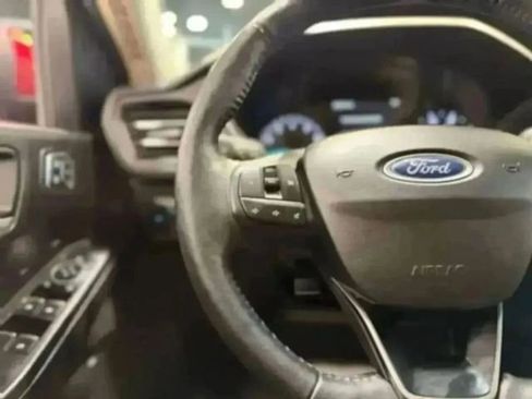 Used 2020 Ford Escape SEL image 19