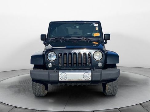 Used 2014 Jeep Wrangler Unlimited Sahara w/ Connectivity Group image 8