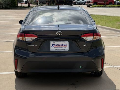 Used 2026 Toyota Corolla LE FWD image 5