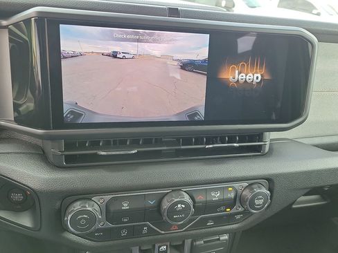 New 2026 Jeep Gladiator Sport AWD/4WD image 16