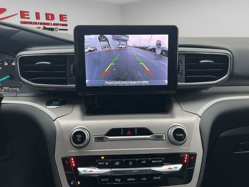 Used 2024 Ford Explorer XLT w/ Equipment Group 202A image 19