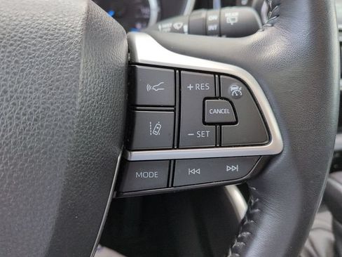 Used 2023 Toyota Highlander XLE AWD/4WD image 20