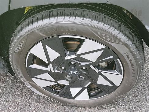 Used 2024 Hyundai Kona SEL w/ Convenience Package image 7