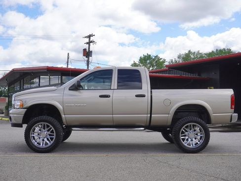 Used 2005 Dodge Ram 2500 Truck SLT w/ Trailer Tow Group AWD/4WD image 4