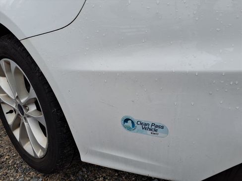 Used 2020 Ford Fusion Energi Titanium image 11