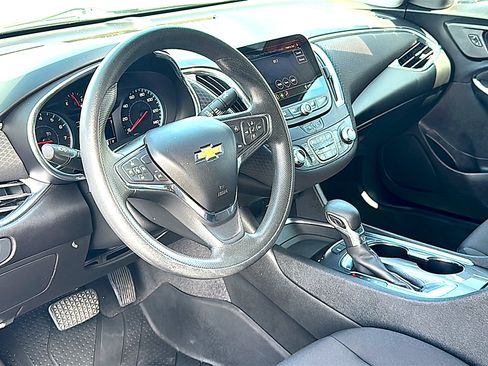 Used 2021 Chevrolet Malibu LT FWD image 12