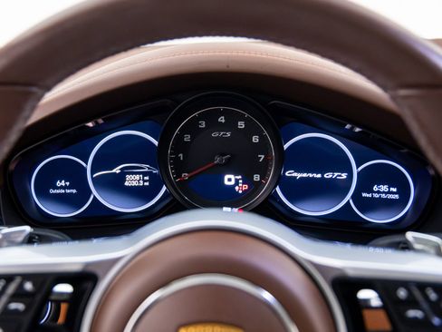 Used 2023 Porsche Cayenne GTS image 21