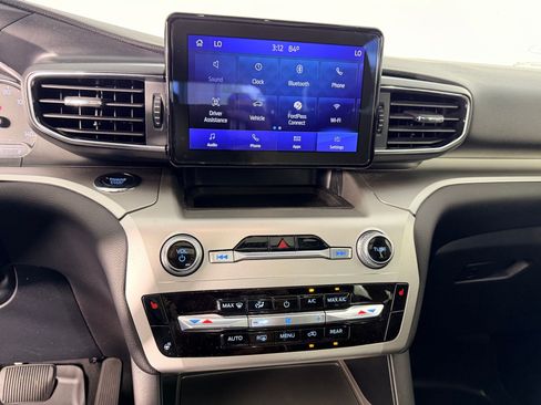 Used 2022 Ford Explorer XLT w/ Equipment Group 202A RWD image 17