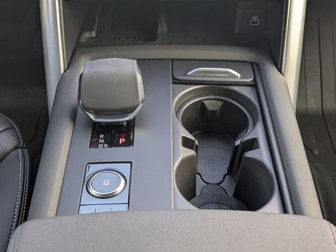 Used 2025 Land Rover Discovery S AWD/4WD image 20