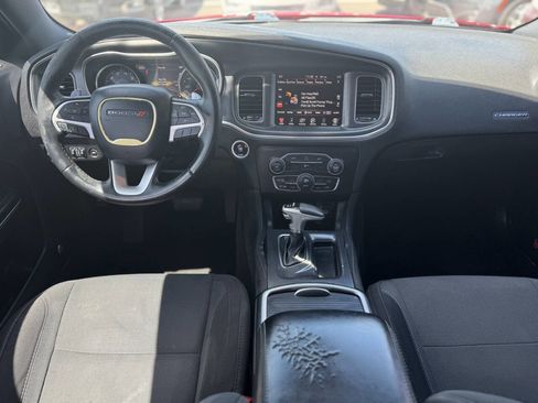 Used 2015 Dodge Charger SXT image 13