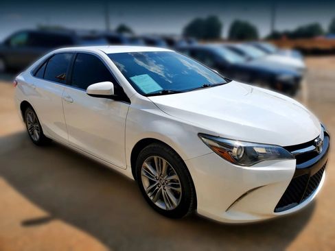 Used 2017 Toyota Camry SE FWD image 15