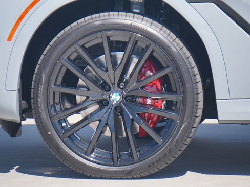 New 2026 BMW X6 xDrive40i w/ Executive Package image 5