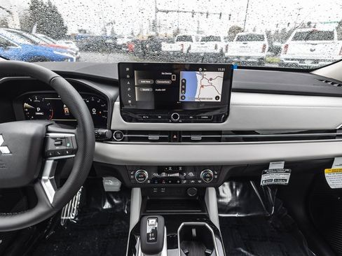 New 2026 Mitsubishi Outlander SEL image 26