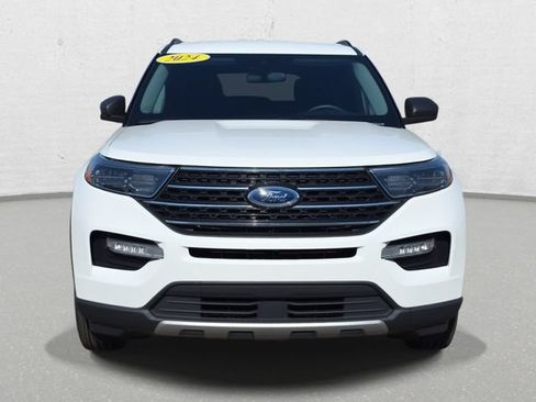 Used 2024 Ford Explorer XLT w/ Equipment Group 202A AWD/4WD image 2