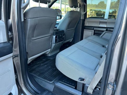 Used 2019 Ford F250 XLT w/ XLT Premium Package image 11