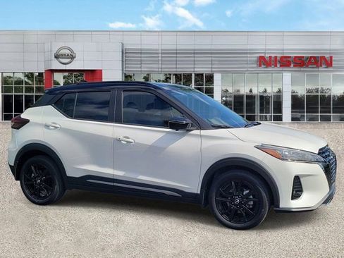 Certified 2023 Nissan Kicks SR w/ SR Premium Package FWD image 2