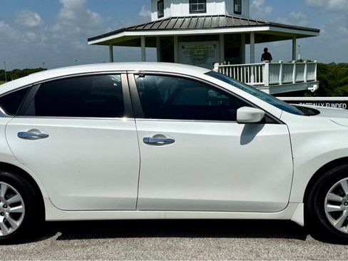 Used 2015 Nissan Altima 2.5 S w/ Power Driver Seat Package FWD image 4