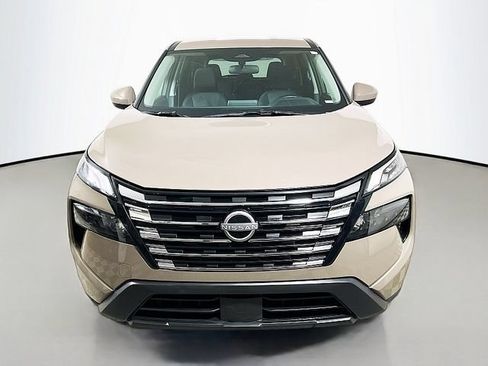 Used 2025 Nissan Rogue SV AWD/4WD image 2