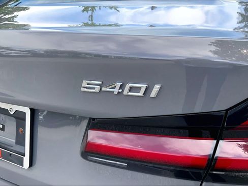 Used 2022 BMW 540i xDrive w/ M Sport Package AWD/4WD image 31
