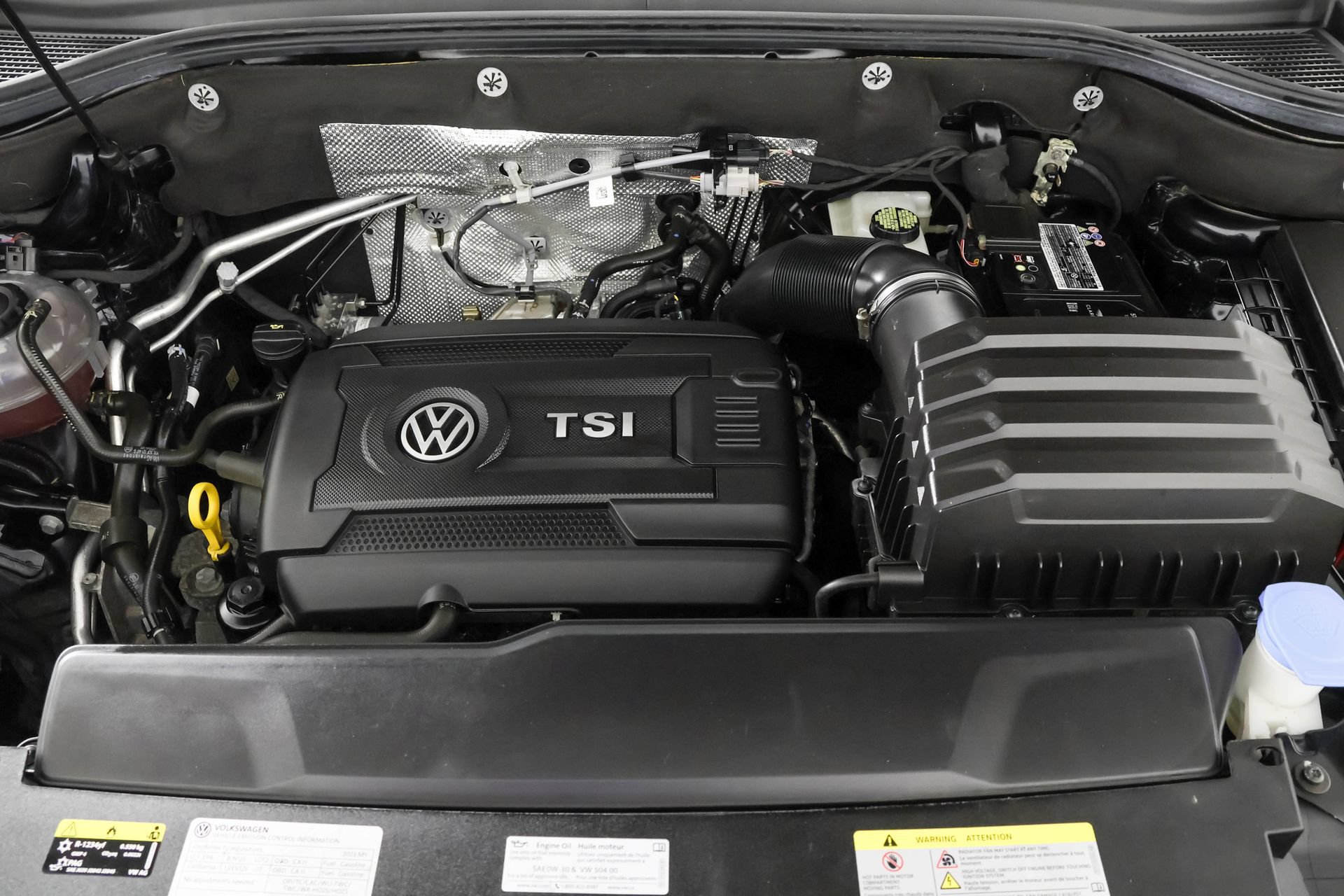 Certified 2023 Volkswagen Atlas Cross Sport SE w/ Panoramic Sunroof Package AWD/4WD image 49