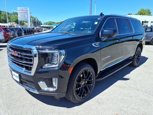 Used 2023 GMC Yukon XL SLT AWD/4WD image 8