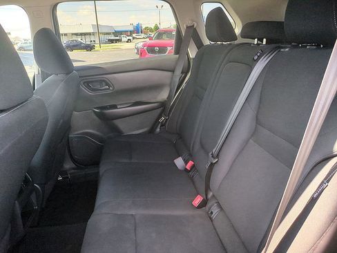 Used 2024 Nissan Rogue S AWD/4WD image 27
