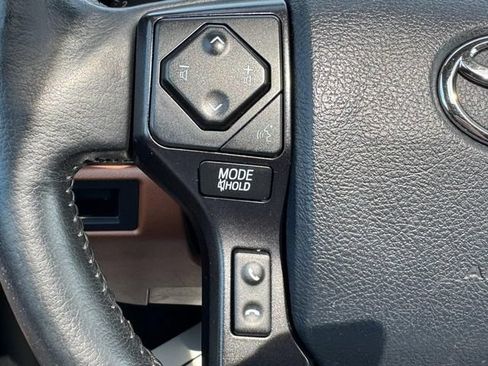 Used 2019 Toyota Sequoia Platinum AWD/4WD image 18