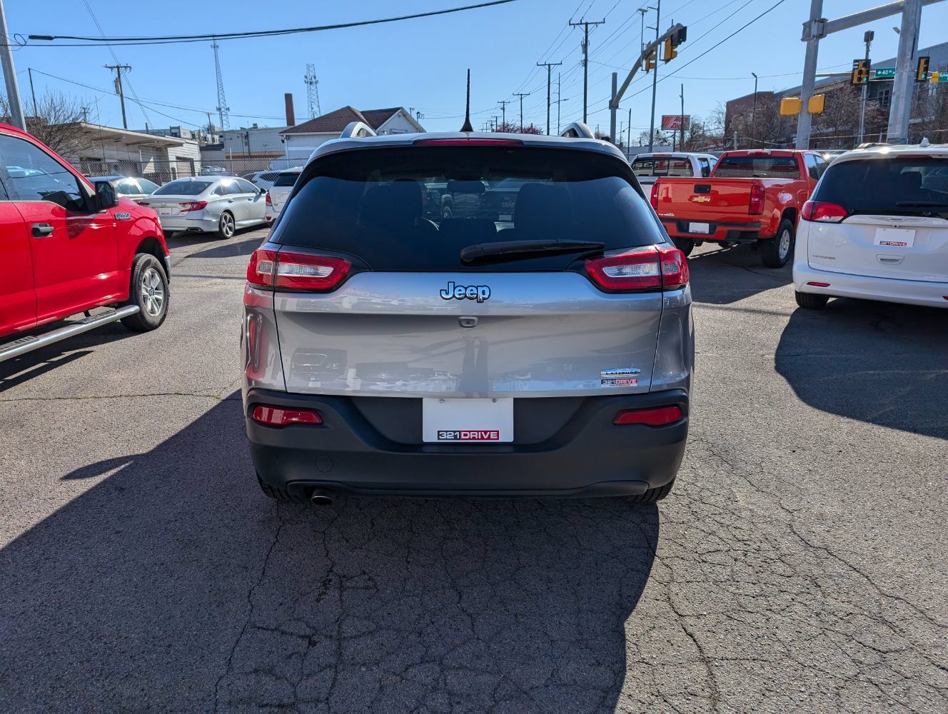 Used 2018 Jeep Cherokee Latitude FWD image 7