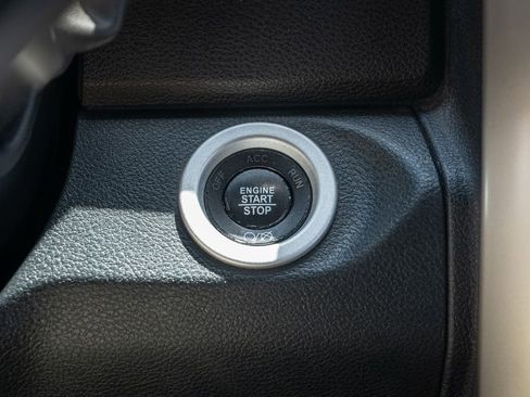 Used 2018 RAM 2500 Laramie w/ Convenience Group image 32