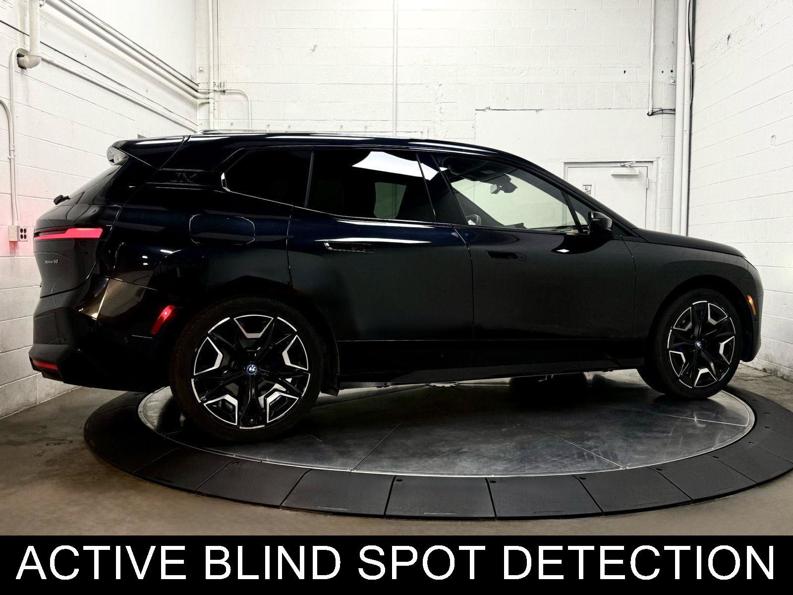 Used 2024 BMW iX xDrive50 w/ Sport Package AWD/4WD image 8