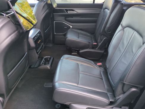 Used 2023 Jeep Wagoneer Series II w/ Convenience Group I image 19