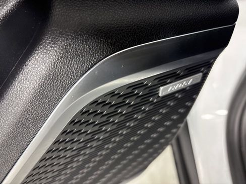 Used 2025 Buick Enclave Preferred image 17