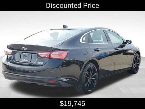 Used 2024 Chevrolet Malibu LT w/ Midnight Edition image 3