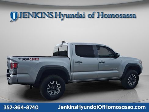 Used 2023 Toyota Tacoma TRD Off-Road w/ Technology Package image 3
