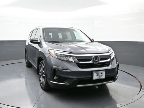 Certified 2022 Honda Pilot Touring image 3