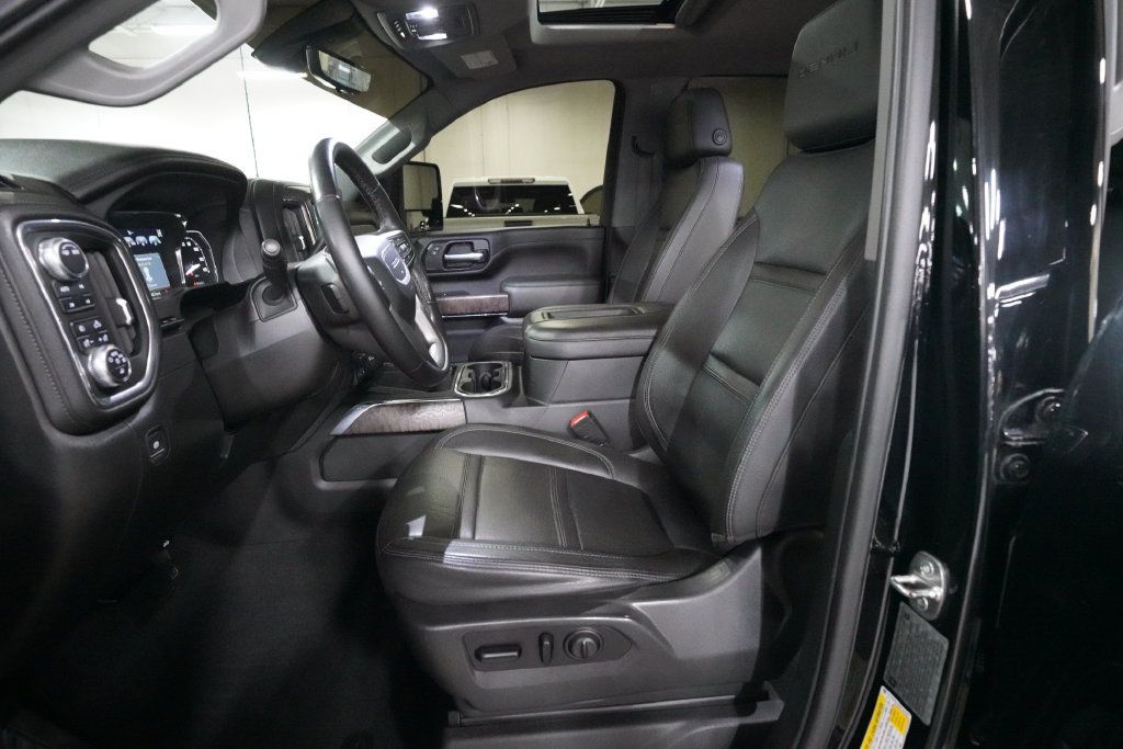 Used 2021 GMC Sierra 3500 Denali w/ Denali Ultimate Package AWD/4WD image 7