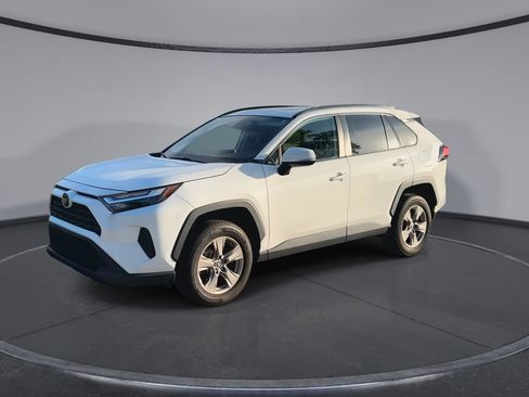 Used 2023 Toyota RAV4 XLE w/ Convenience Package FWD image 4