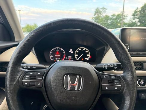 Used 2023 Honda HR-V LX image 24