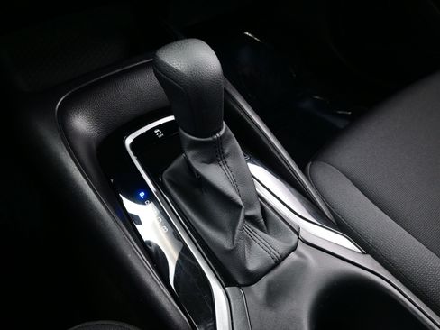 Used 2025 Toyota Corolla LE image 20