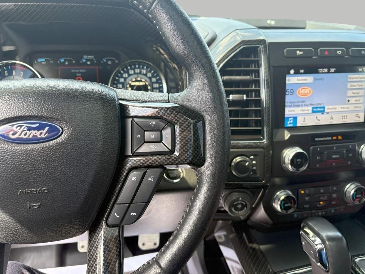 Used 2019 Ford F150 Lariat w/ Equipment Group 502A Luxury AWD/4WD image 41