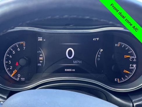 Used 2022 Jeep Grand Cherokee Laredo X image 24