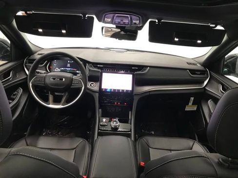 New 2025 Jeep Grand Cherokee Limited 4xe w/ Luxury Tech Group II image 30