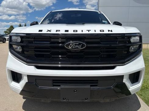 Used 2025 Ford Expedition Max Platinum w/ Stealth Appearance Package AWD/4WD image 7