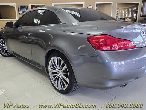 Used 2013 INFINITI G37 Convertible w/ Premium Pkg RWD image 3