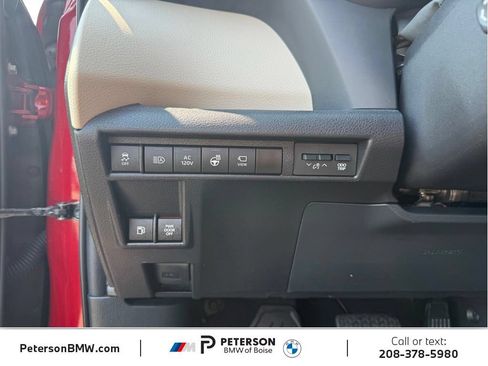 Used 2026 Toyota Sienna Platinum AWD/4WD image 36