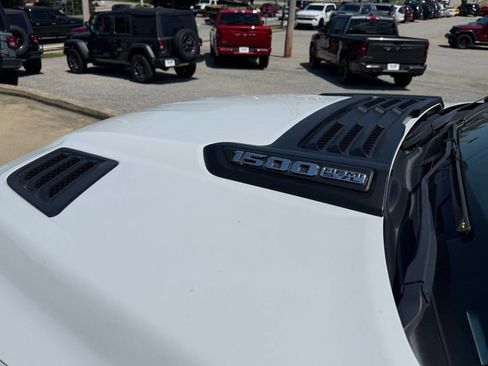 Used 2022 RAM 1500 Laramie w/ Sport Appearance Package AWD/4WD image 11