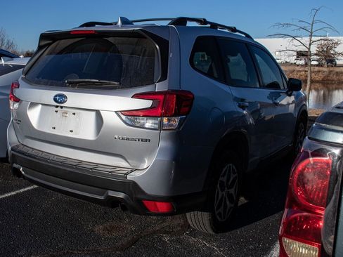 Used 2019 Subaru Forester Premium image 4
