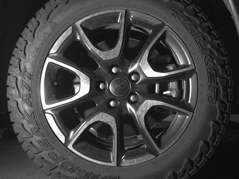 Used 2025 Jeep Compass Trailhawk AWD/4WD image 13