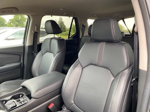 Used 2025 Honda Pilot EX-L image 16
