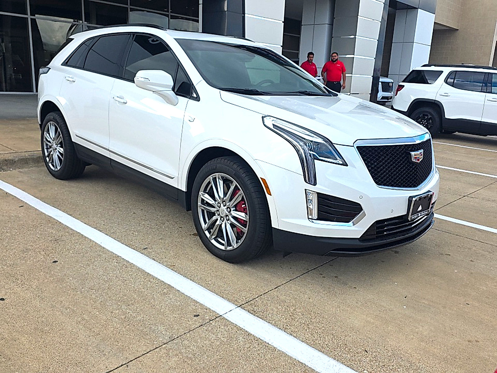 Used 2025 Cadillac XT5 Sportv w/ LPO, Floor Liner Package AWD/4WD image 8